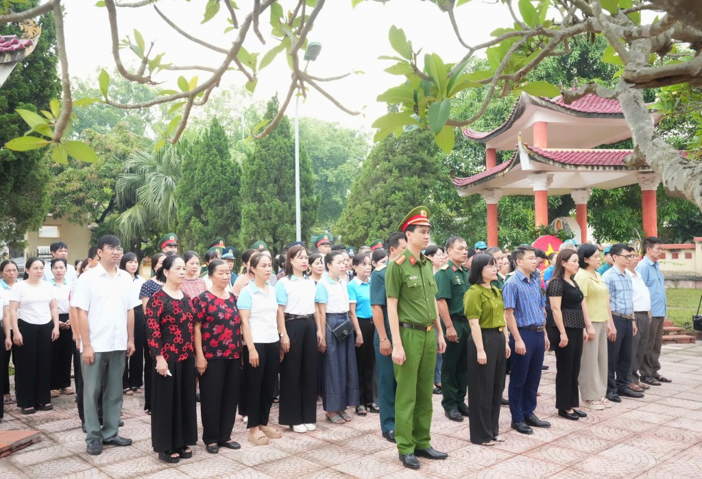 Phó Bí thư Đảng ủy, Chủ tịch UBND phường Sơn Tây 