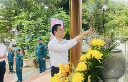Phường Phúc Lợi dâng hương kỷ niệm 78 năm Ngày Thương binh - Liệt sĩ