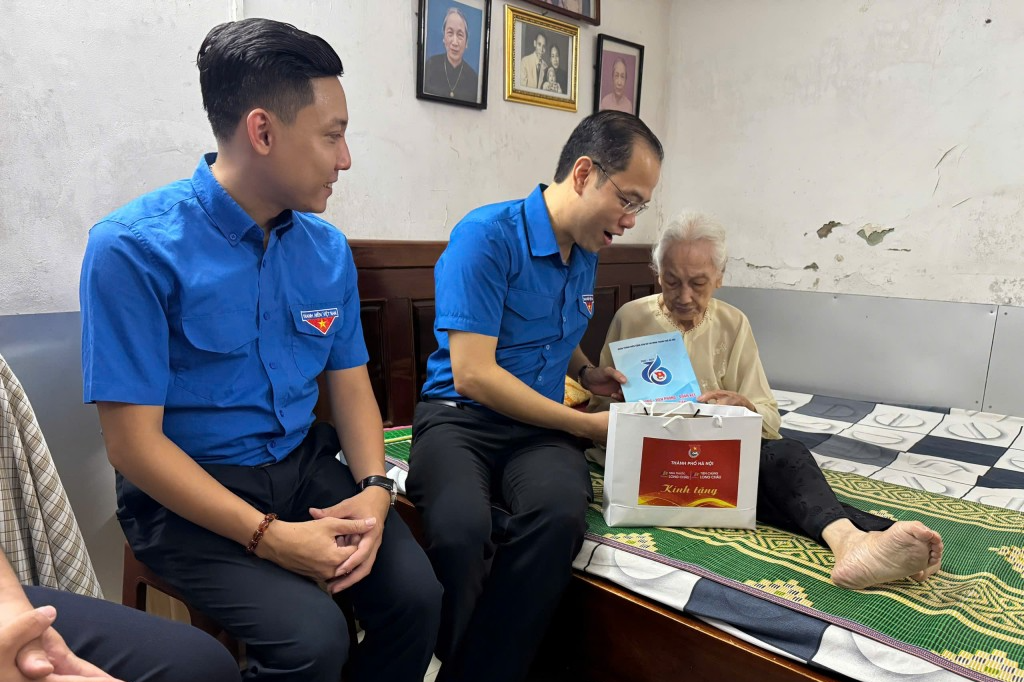 Tháng bảy: Tuổi trẻ thắp lửa tri ân từ những ký ức hào hùng