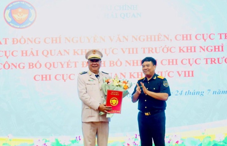 Quảng Ninh có tân Chi cục trưởng Chi cục Hải quan khu vực VIII