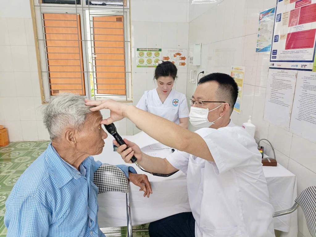Xã Đa Phúc tổ chức khám sức khỏe cho 162 người có công với cách mạng