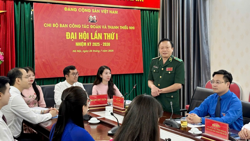 Thi đua lao động giỏi, dân vận khéo, đạt “Chi bộ bốn tốt”