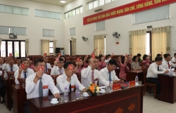 Mỗi cán bộ, đảng viên phải luôn nêu cao tính gương mẫu, sáng tạo trong công việc