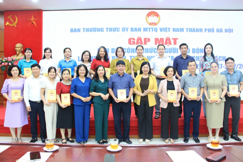 MTTQ TP Hà Nội gặp mặt thương binh, thân nhân gia đình chính sách