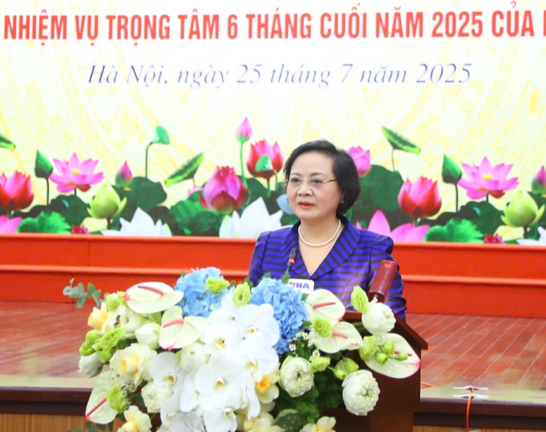 Bộ trưởng Bộ Nội vụ Phạm Thị Thanh Trà phát biểu tại Hội nghị 