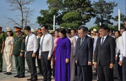 Lãnh đạo TP Hồ Chí Minh dâng hương tri ân, tưởng nhớ các Anh hùng liệt sĩ