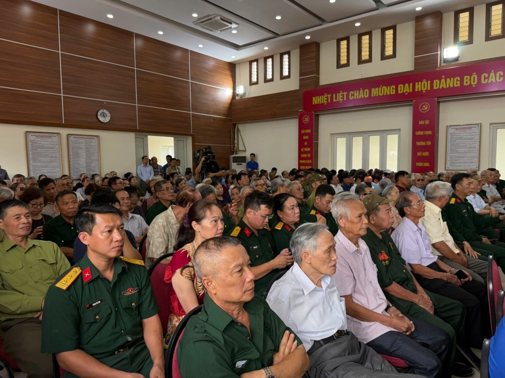 Các đại biểu dự hội nghị