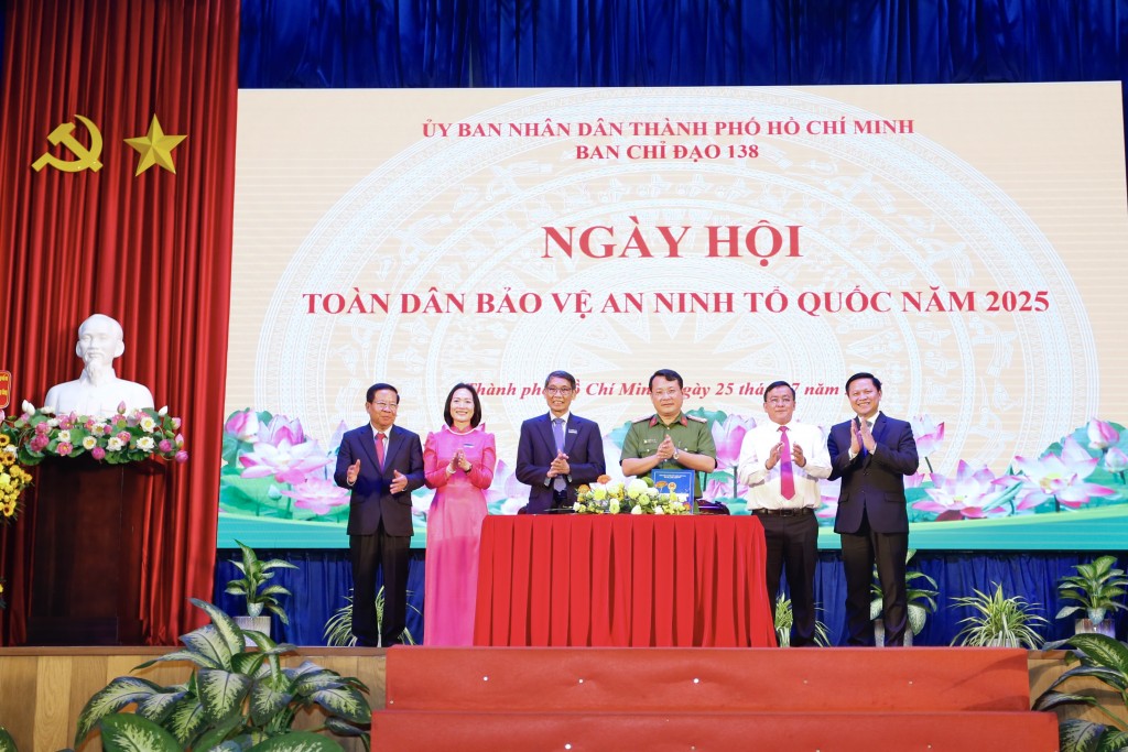 Ký kết kế hoạch phối hợp thực hiện mô hình “Nhà trường đảm bảo An ninh trật tự” giữa Công an phường Đông Hòa và Trường Cao đẳng Công nghệ cao Đồng An