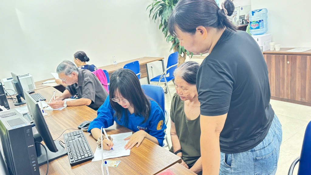 Người Hà Nội học công nghệ: Tôi không muốn bị đứng lại phía sau