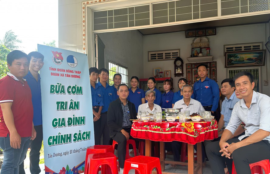 Tuổi trẻ Đồng Tháp thắp sáng ngọn lửa tri ân