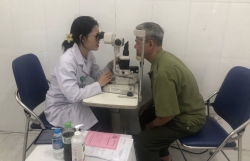 Chăm sóc sức khỏe cho các gia đình chính sách, người có công