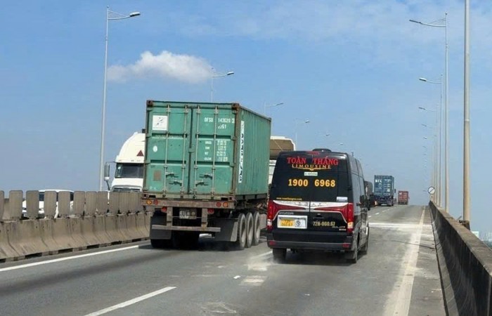 Thông xe cầu Long Thành sau 10 ngày sửa chữa
