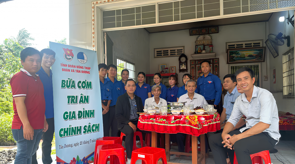 Tuổi trẻ Đồng Tháp thắp sáng ngọn lửa tri ân