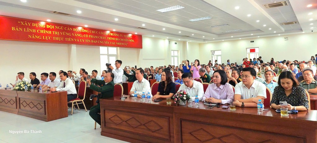 Phường Đông Ngạc gặp mặt, tri ân thương bệnh binh, gia đình có công dịp 27/7