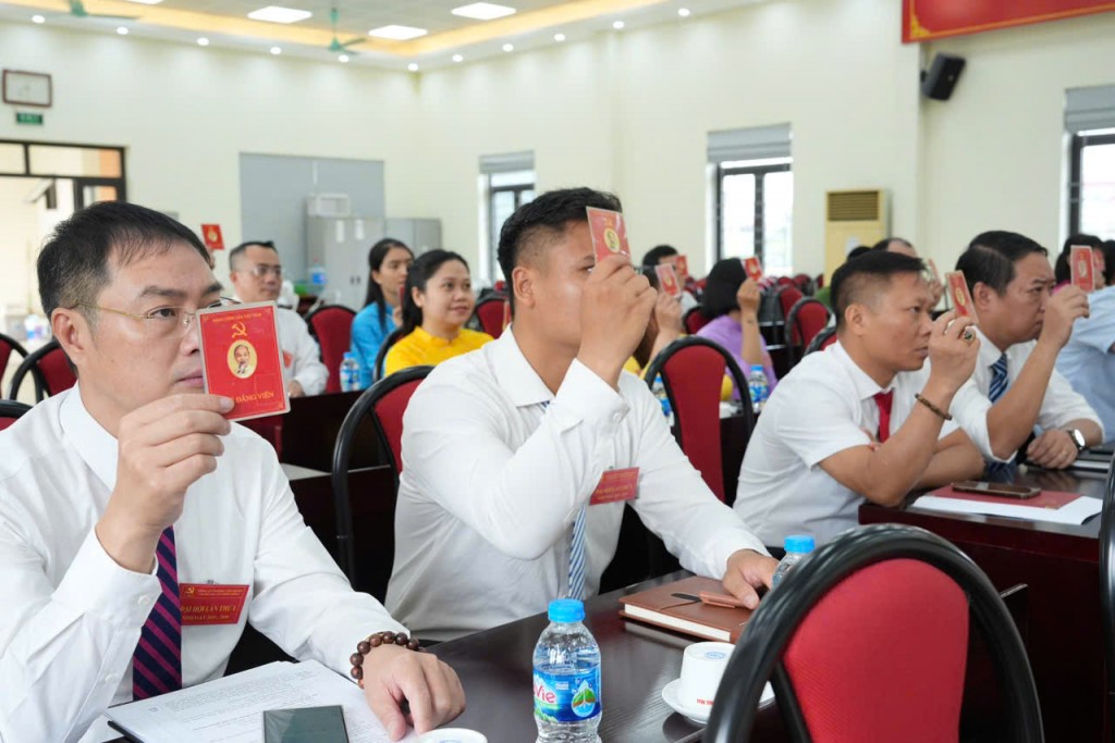 Các đại biểu 