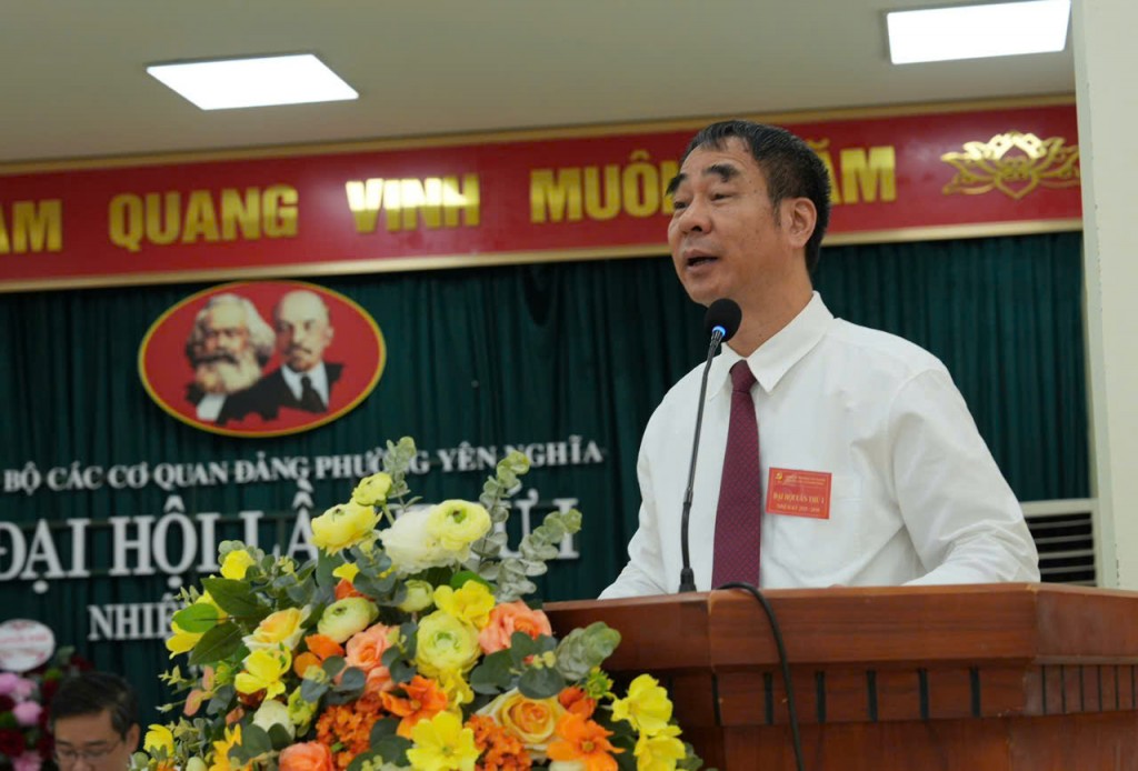 Phó Bí thư Thường trực Đảng ủy phường Yên Nghĩa Phạm Văn Chiến phát biểu khai mạc Đại hội.
