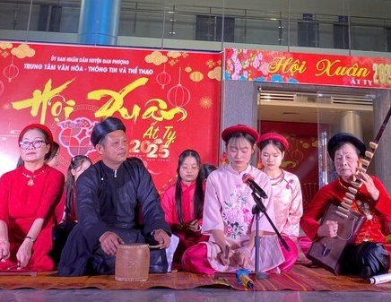 Bài 3: Đưa di sản Việt vươn xa bằng ngôn ngữ và âm nhạc
