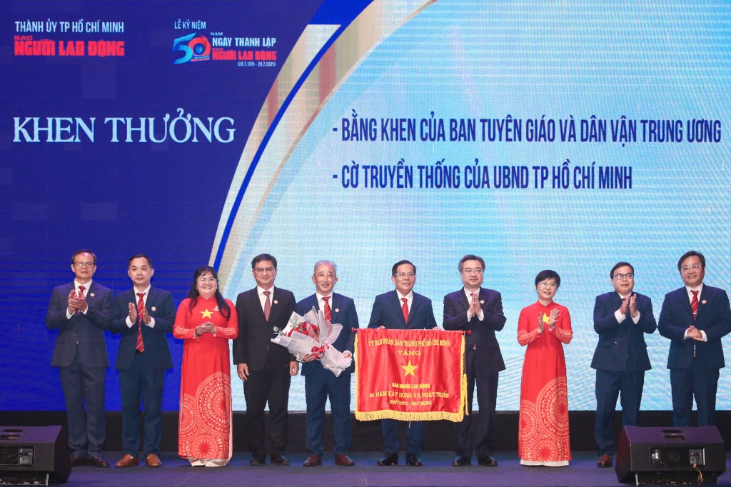 Báo Người Lao Động - Tự hào truyền thống 50 năm đầy vẻ vang