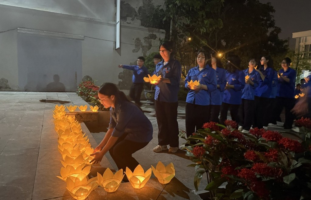 Phường Long Biên: Thắp nến tri ân tưởng niệm các anh hùng liệt sỹ