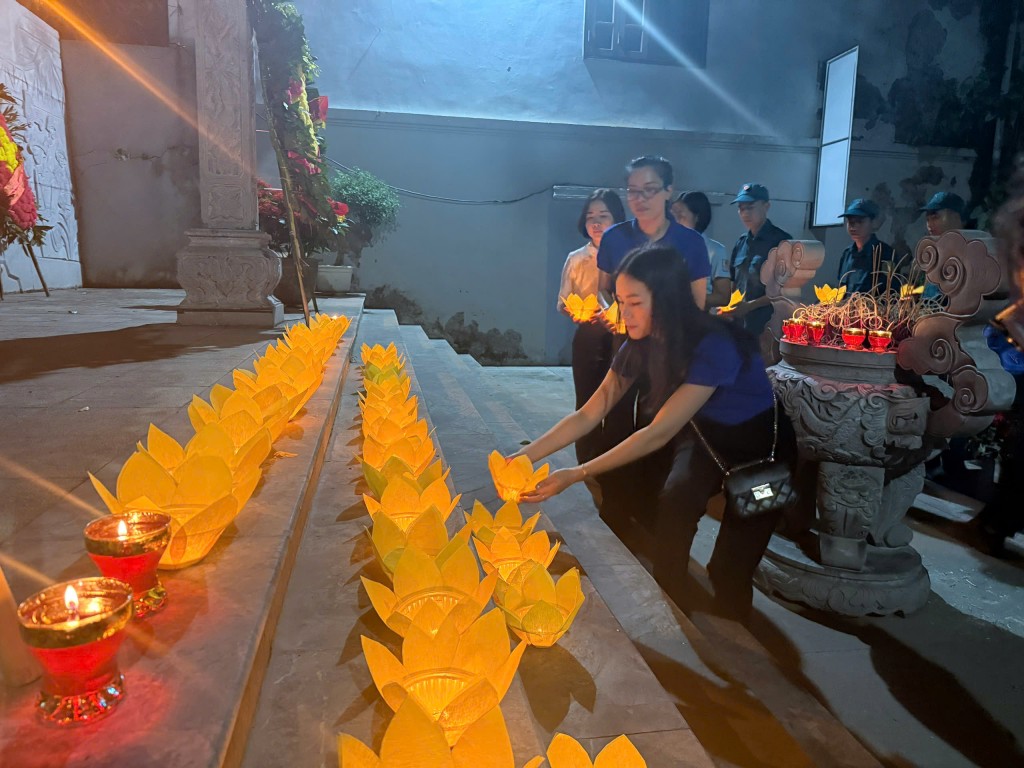 Phường Long Biên: Thắp nến tri ân tưởng niệm các anh hùng liệt sỹ