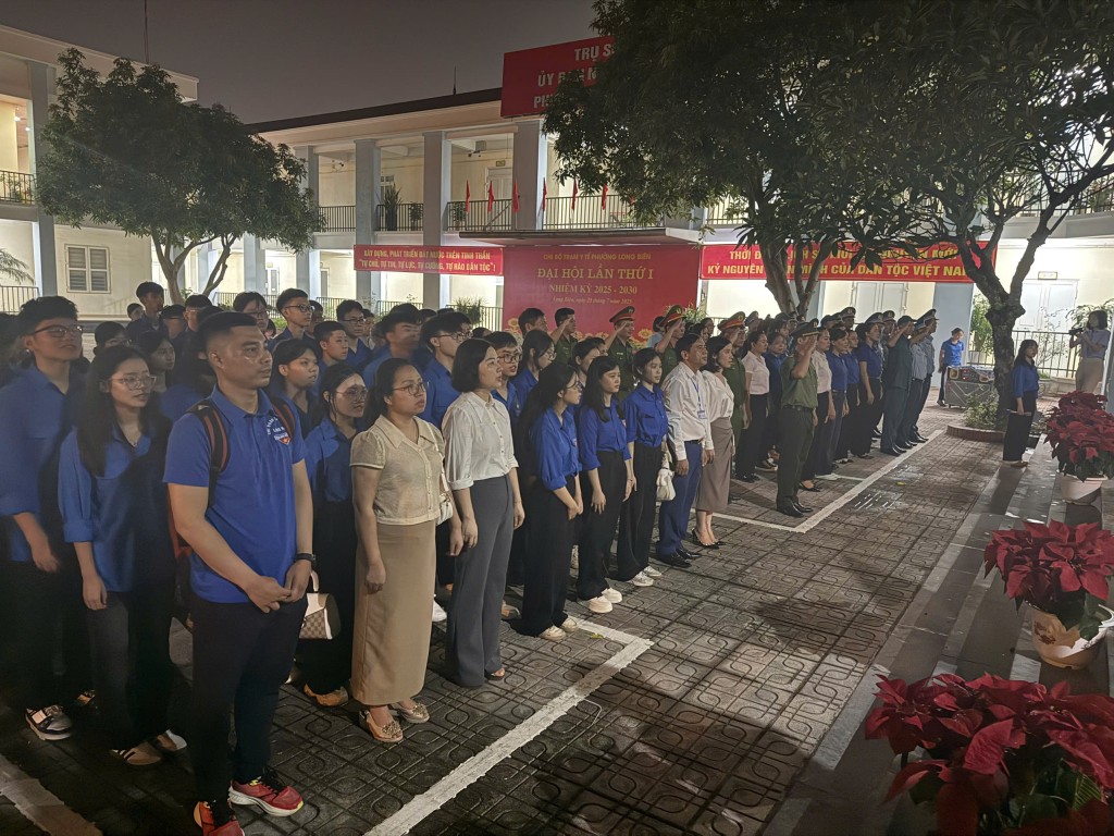 Phường Long Biên: Thắp nến tri ân tưởng niệm các anh hùng liệt sỹ