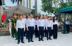 Dâng hương tưởng niệm các anh hùng liệt sĩ, tri ân người có công