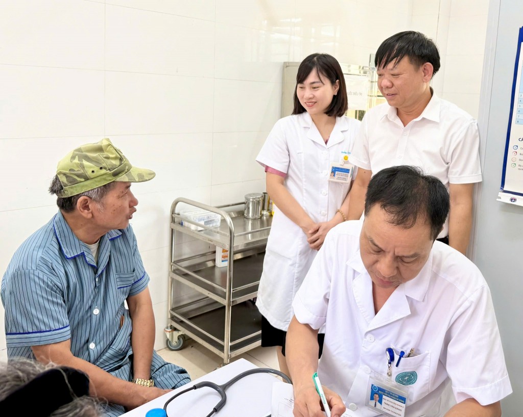 Tri ân người có công bằng hành động chăm sóc sức khỏe thiết thực