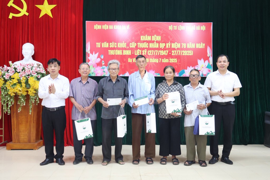 Tri ân người có công bằng hành động chăm sóc sức khỏe thiết thực
