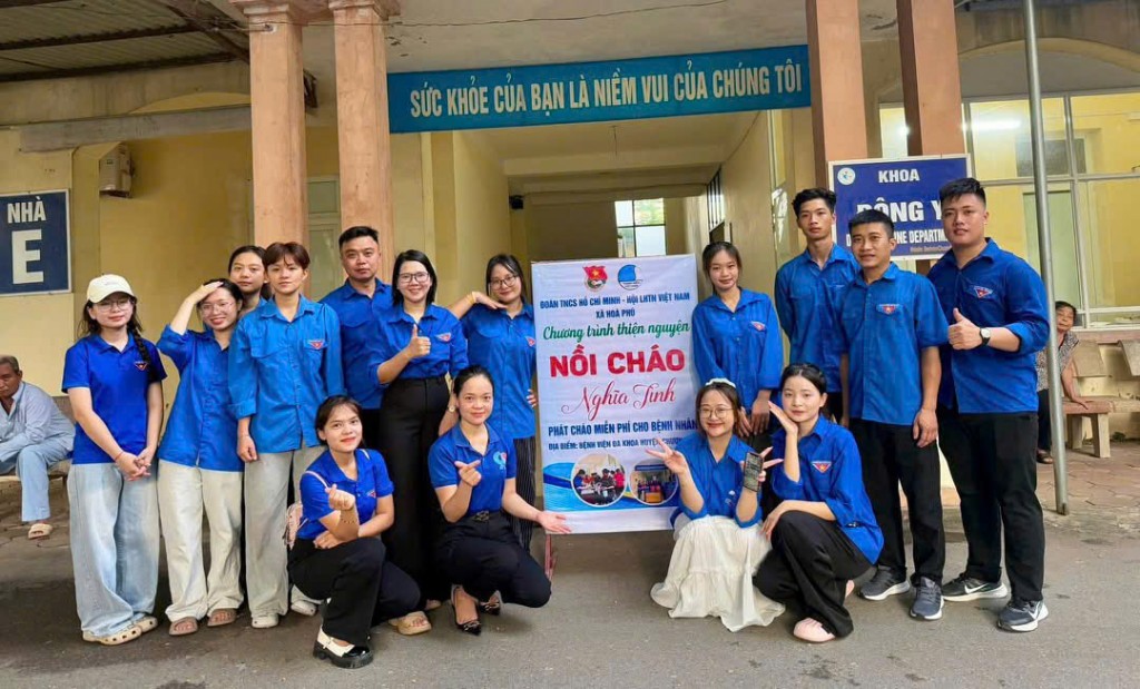 Các bạn trẻ xã Hoà Phú