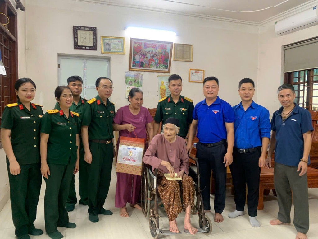 Tuổi trẻ Bát Tràng nguyện sống xứng đáng với truyền thống cha anh