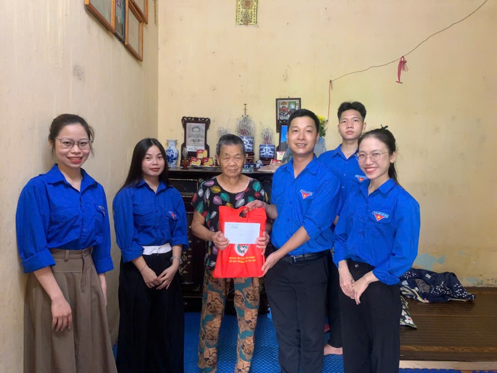 Tuổi trẻ Bát Tràng nguyện sống xứng đáng với truyền thống cha anh