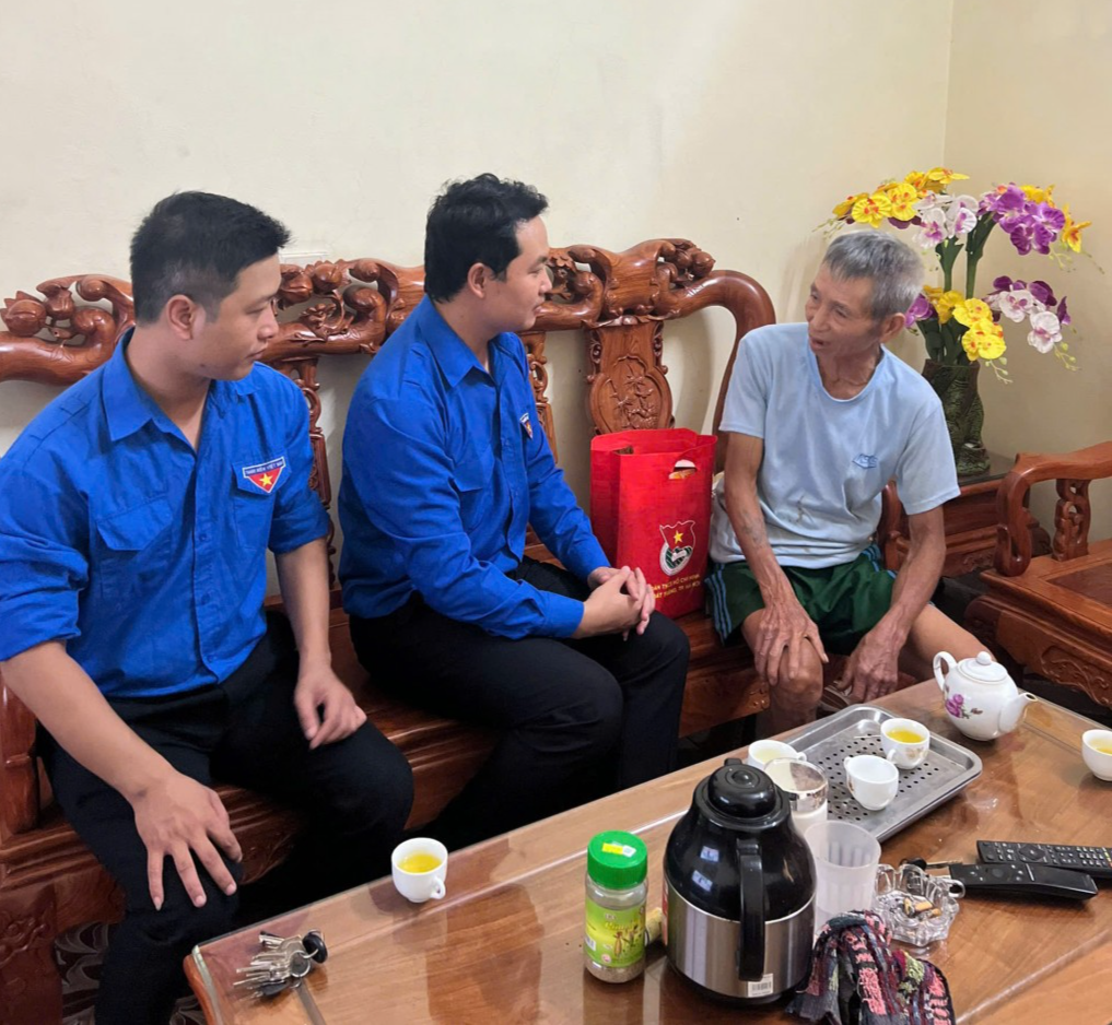 Tuổi trẻ Bát Tràng nguyện sống xứng đáng với truyền thống cha anh
