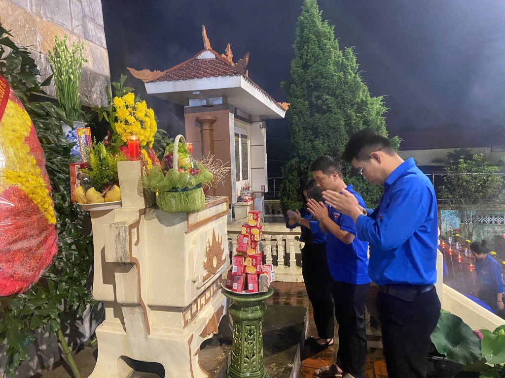 Tuổi trẻ Bát Tràng nguyện sống xứng đáng với truyền thống cha anh