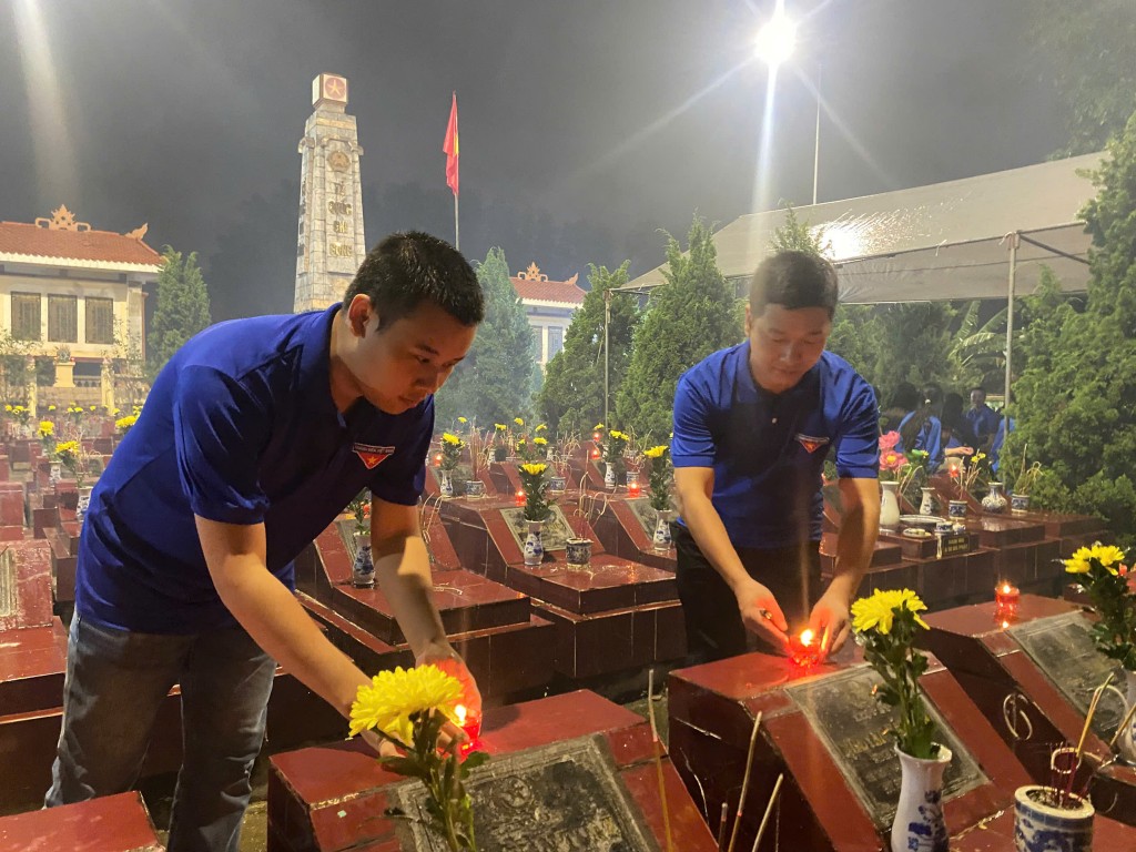 Tuổi trẻ Bát Tràng nguyện sống xứng đáng với truyền thống cha anh