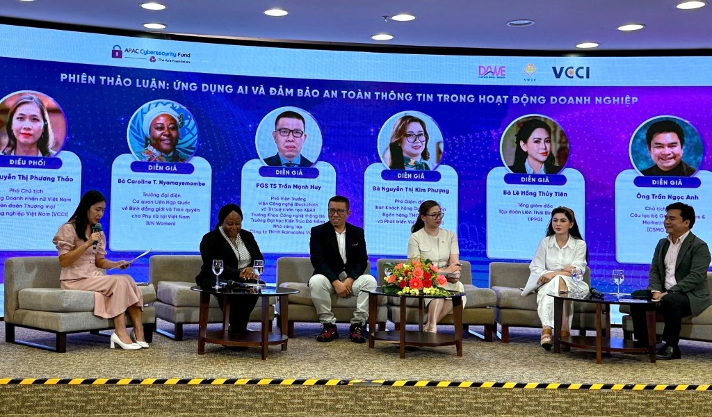 CEO Lê Hồng Thủy Tiên làm diễn ra
