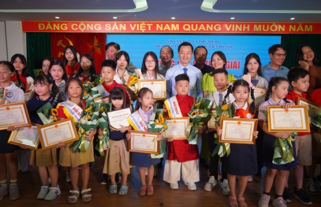 Vinh danh 61 Đại sứ Văn hóa đọc thành phố Hà Nội năm 2025