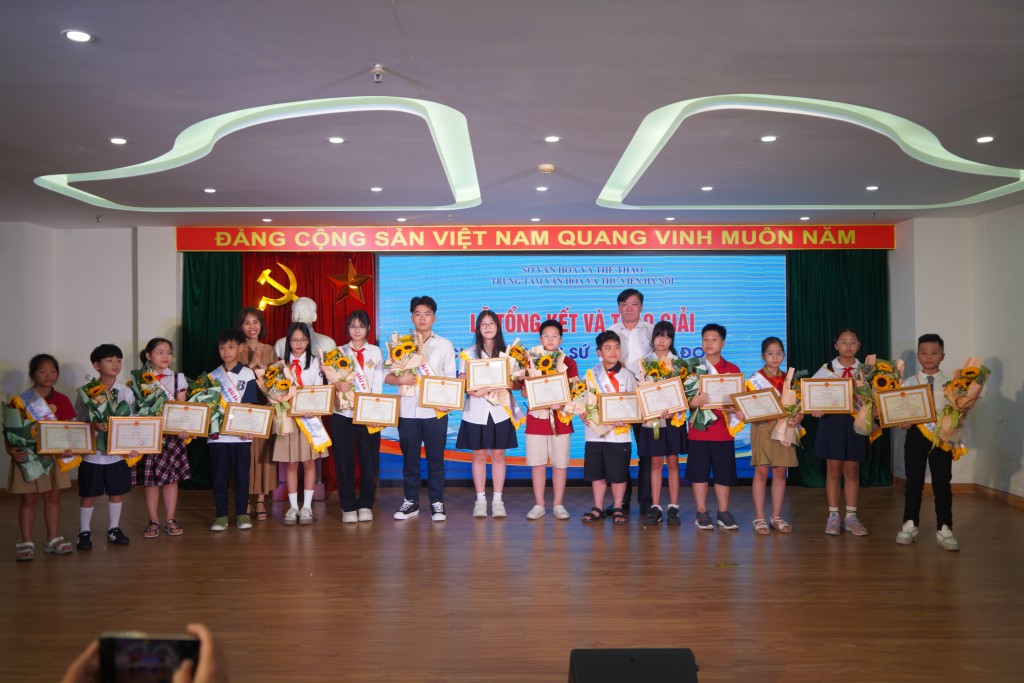 61 em học sinh đạt giải Đại sứ Văn hóa đọc năm 2025
