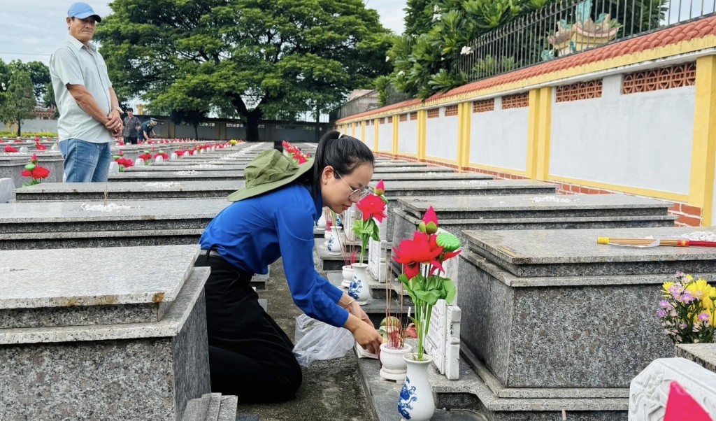 Đây là hoạt động tri ân được các cấp ủỷ Đảng, chính quyền, Mặt trận và các đoàn thể địa phương tổ chức 