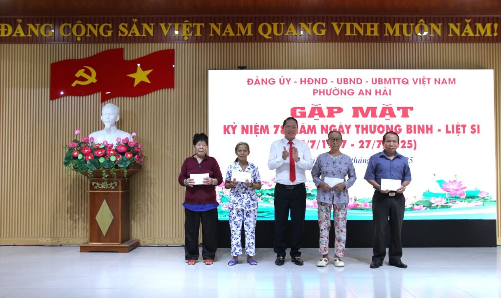 Đây là hoạt động nâng cao trách nhiệm trong công tác chăm lo, hỗ trợ đời sống vật chất và tinh thần cho các gia đình chính sách, người có công với cách mạng