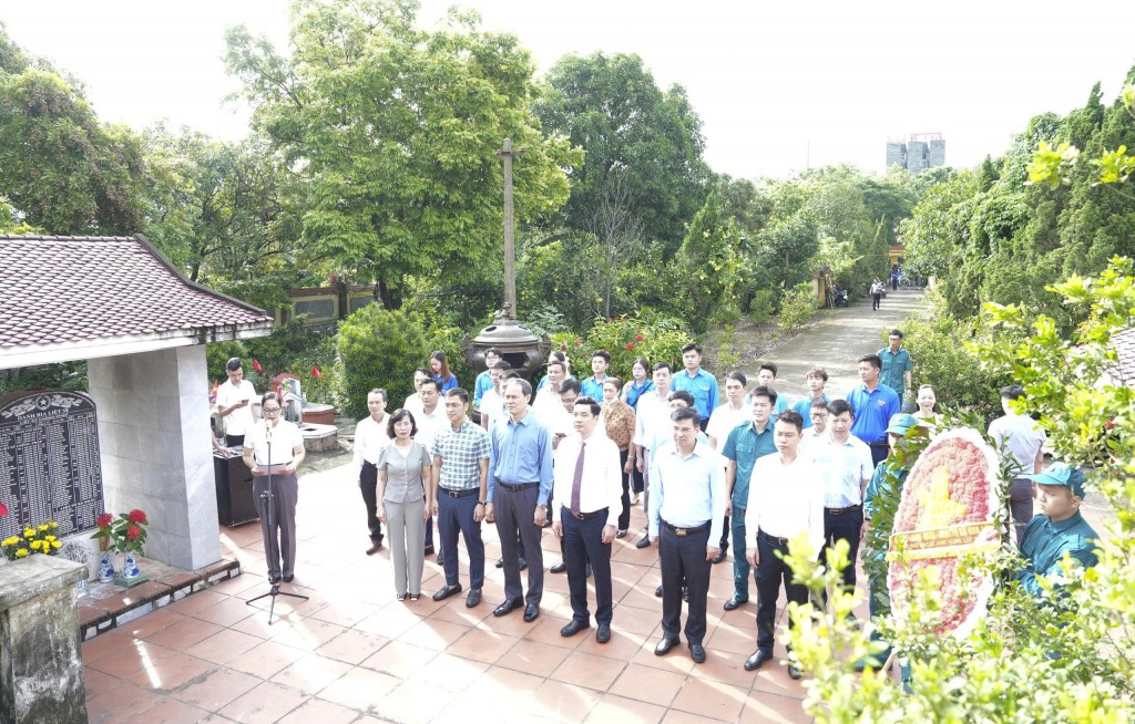 Thắp sáng ngọn lửa tri ân