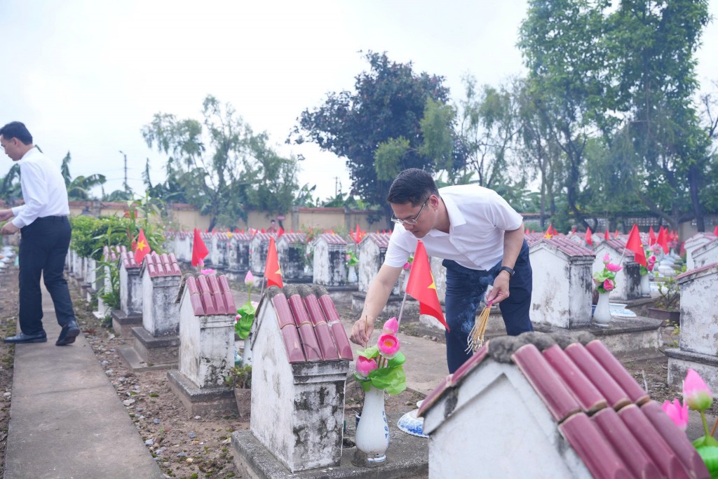 Đẩy mạnh công tác 
