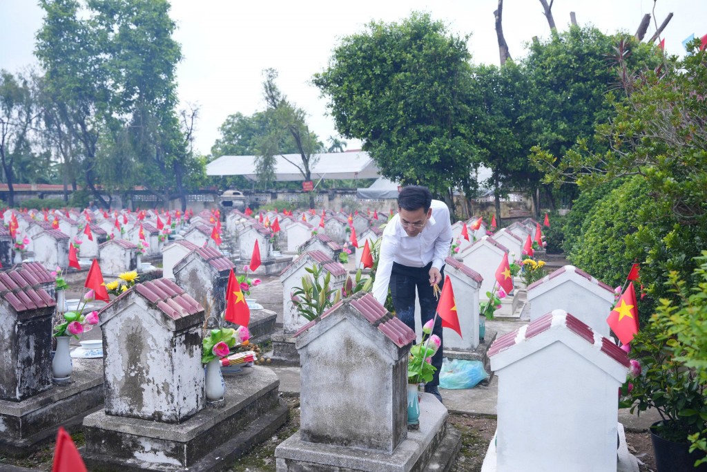 Đẩy mạnh công tác 