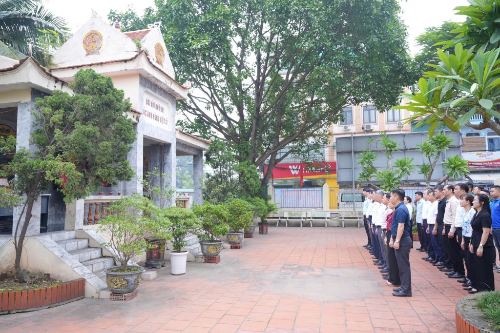 Đẩy mạnh công tác 