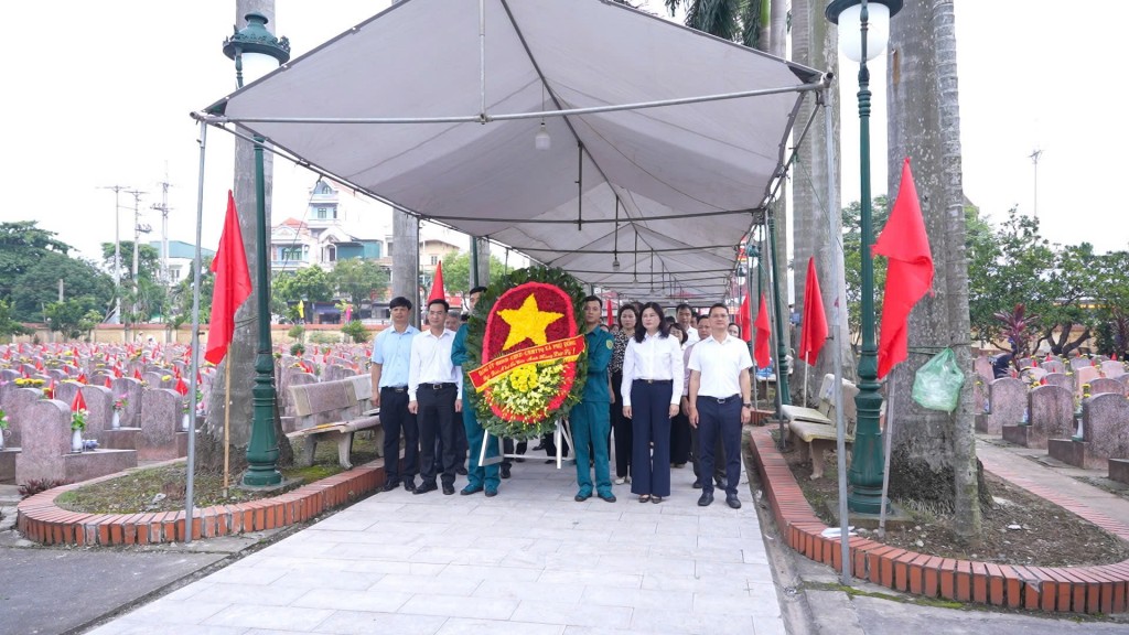 Đẩy mạnh công tác 