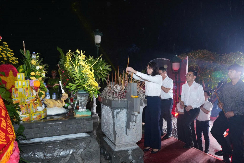 Đẩy mạnh công tác 