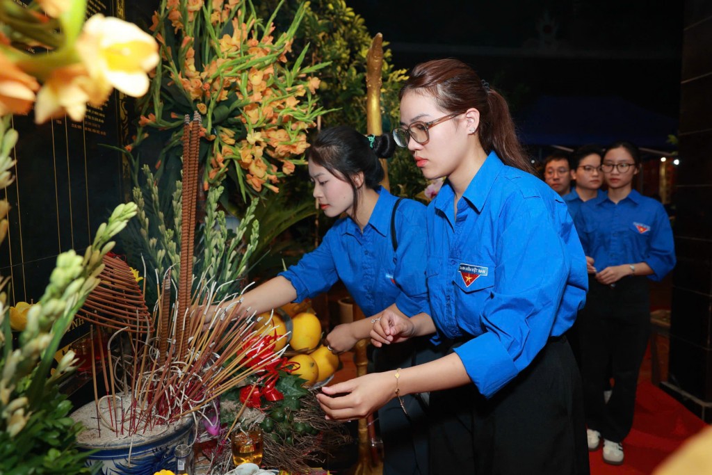 Tuổi trẻ phường Đống Đa tri ân các gia đình chính sách
