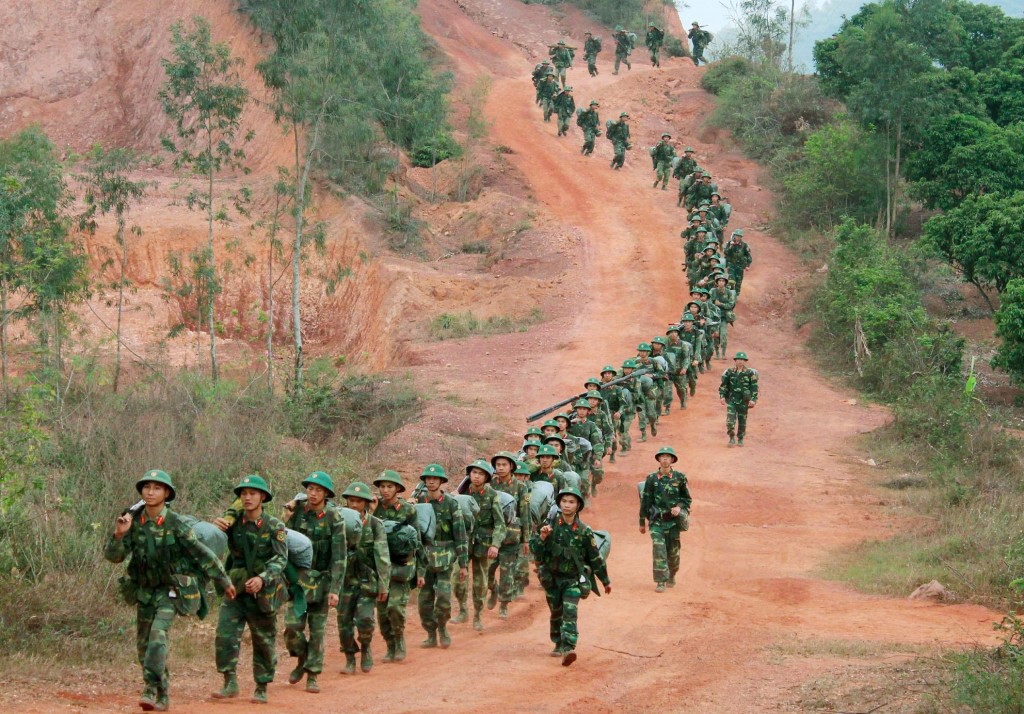 Nghiêng mình tưởng nhớ những người lính 