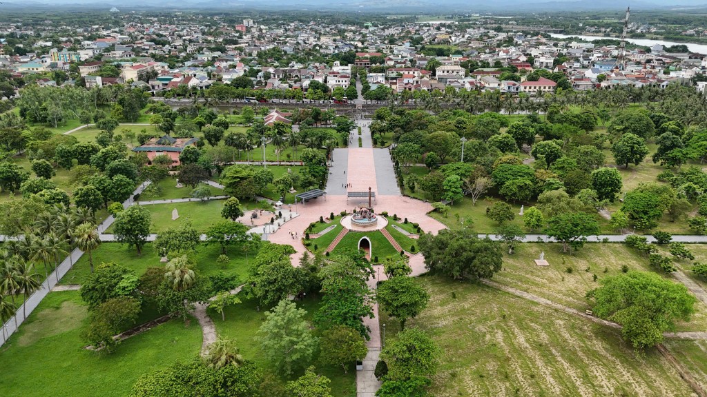 Quang cảnh rợp bóng cây xanh của Thành cổ Quảng Trị ngày nay