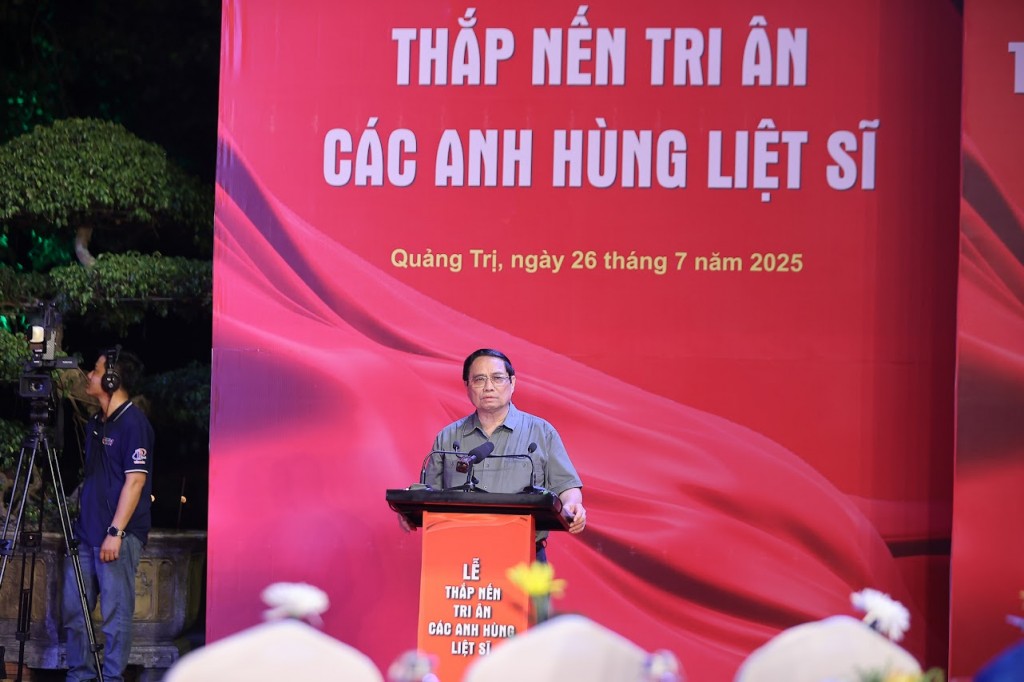 Tại Nghĩa trang Liệt sĩ quốc gia Trường Sơn, tỉnh Quảng Trị, Thủ tướng Chính phủ Phạm Minh Chính đã dự lễ thắp nến tri ân các Anh hùng liệt sĩ - Ảnh: VGP/Nhật Bắc