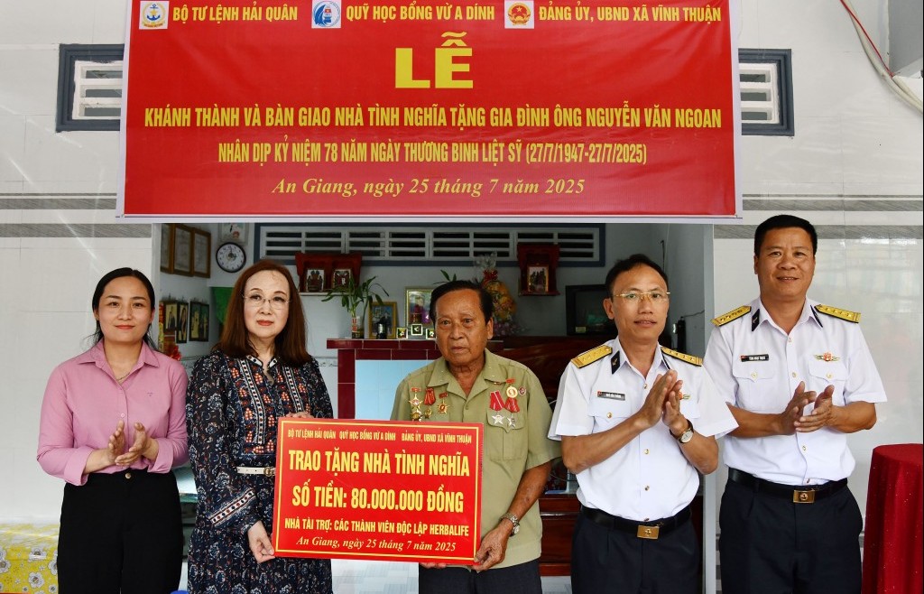 Bộ Tư lệnh Vùng 5 Hải quân tri ân các gia đình chính sách